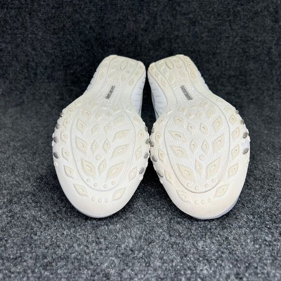 Skechers Breathe Easy Shoes Women's Size 8 White Slip On Relaxed Fit Memory Foam - Picture 11 of 12